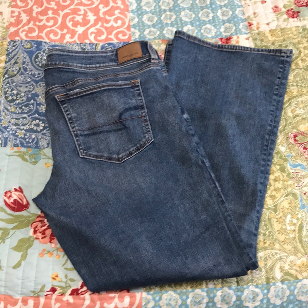 American Eagle kickboot Jean